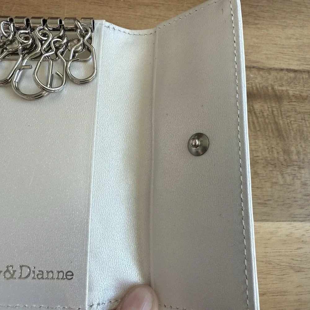 Pinky and Dianne Folding Snap Key Card Case Holder White‎ Leather Embossed Logo